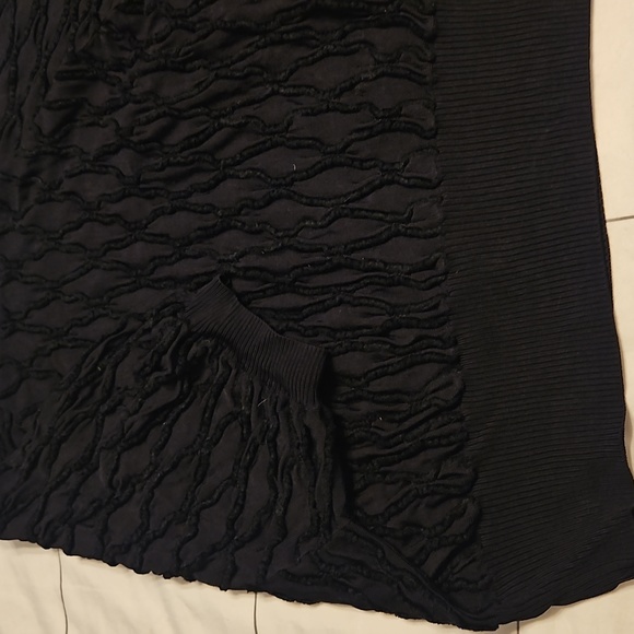 Textured Short Sleeve Sweater - Picture 3 of 3